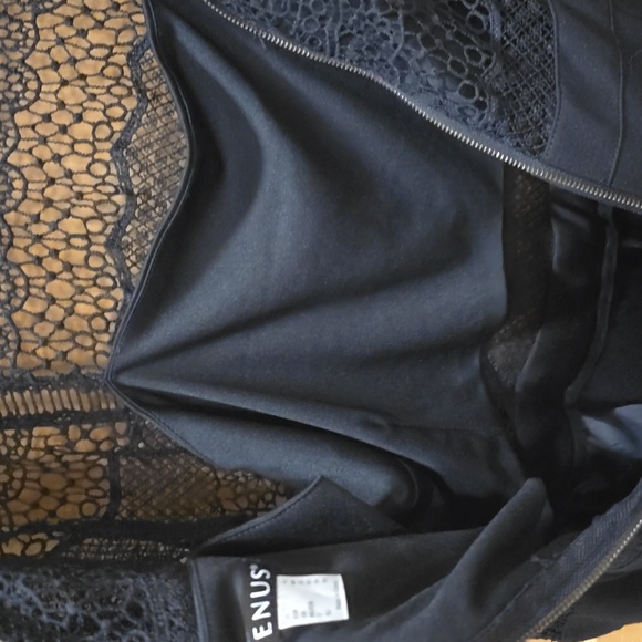 Black Lace Peekaboo Culotte Crop Jumpsuit NWT Venus Sz 16 - Picture 15 of 16